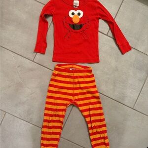 Hanna Andersson Red and Orange Elmo Pajamas Size 3T/90 cm